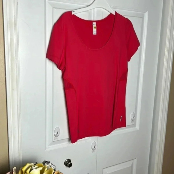 NWT LOLE CARDIO scoop neck sport top bright pink with mesh tee shirt - Picture 3 of 12